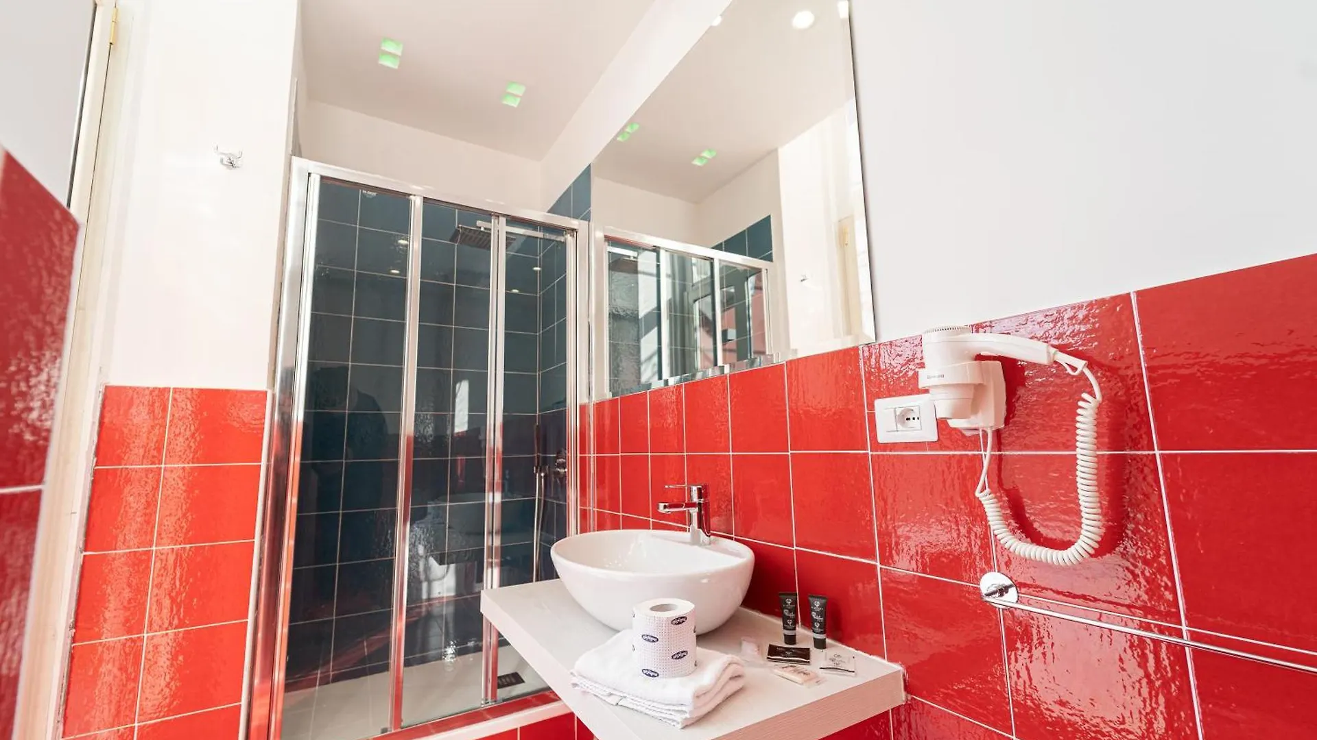 Le 4 Stagioni Dante H Napoli Centro, By Clapa Group Hotel 2*, Naples