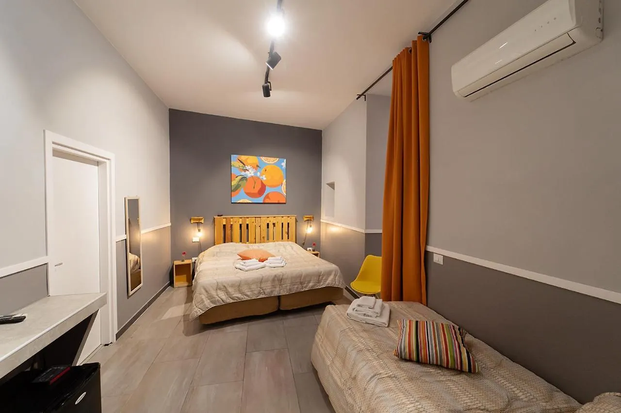 Le 4 Stagioni Dante H Napoli Centro, By Clapa Group Hotel 2*, Naples