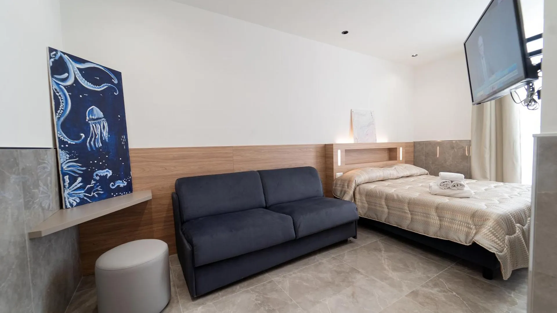 Le 4 Stagioni Dante H Napoli Centro, By Clapa Group Hotel 2*, Naples Italy