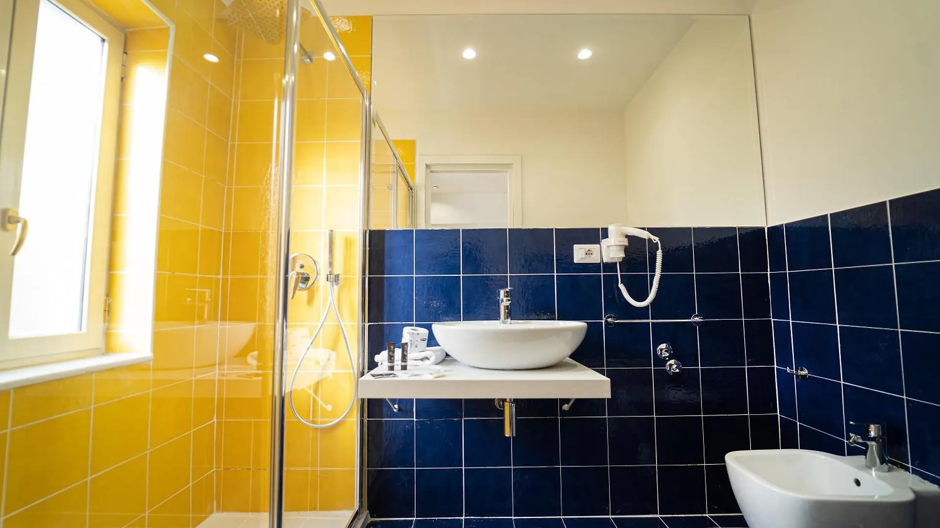 Guest house Le 4 Stagioni Dante H Napoli Centro, By Clapa Group Hotel