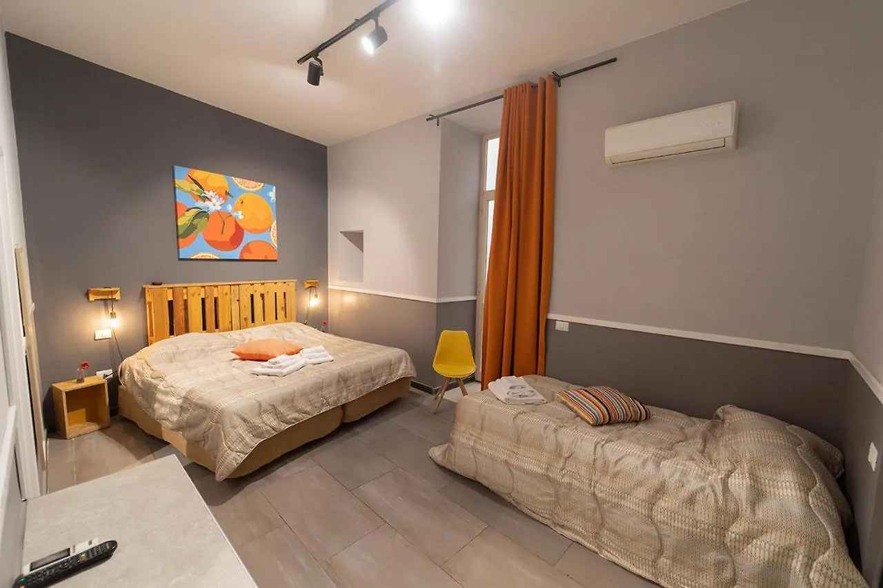 Le 4 Stagioni Dante H Napoli Centro, By Clapa Group Hotel Guest house
