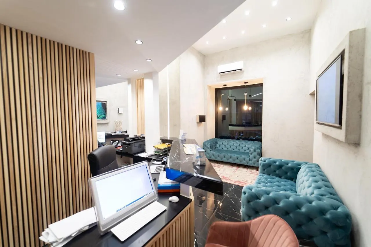 Le 4 Stagioni Dante H Napoli Centro, By Clapa Group Hotel 2*, Naples